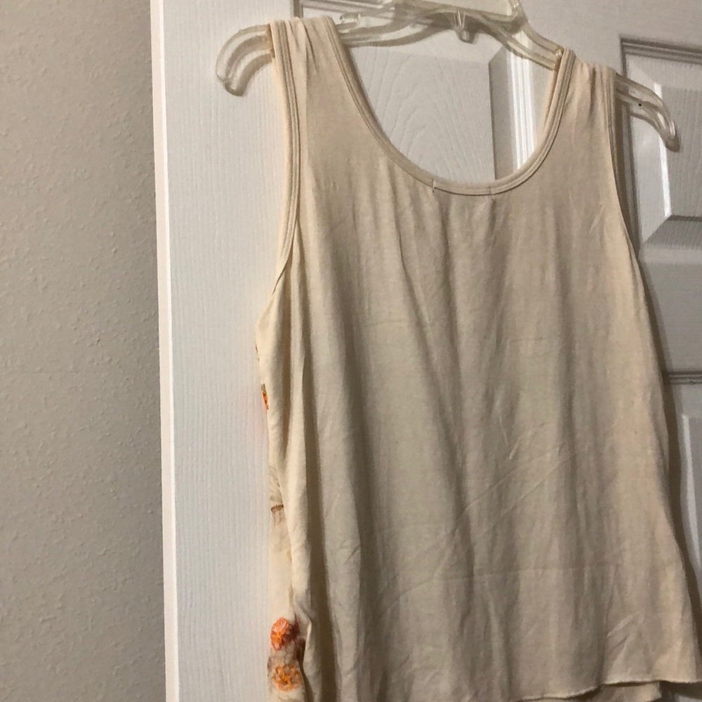 Top - Picture 2 of 3